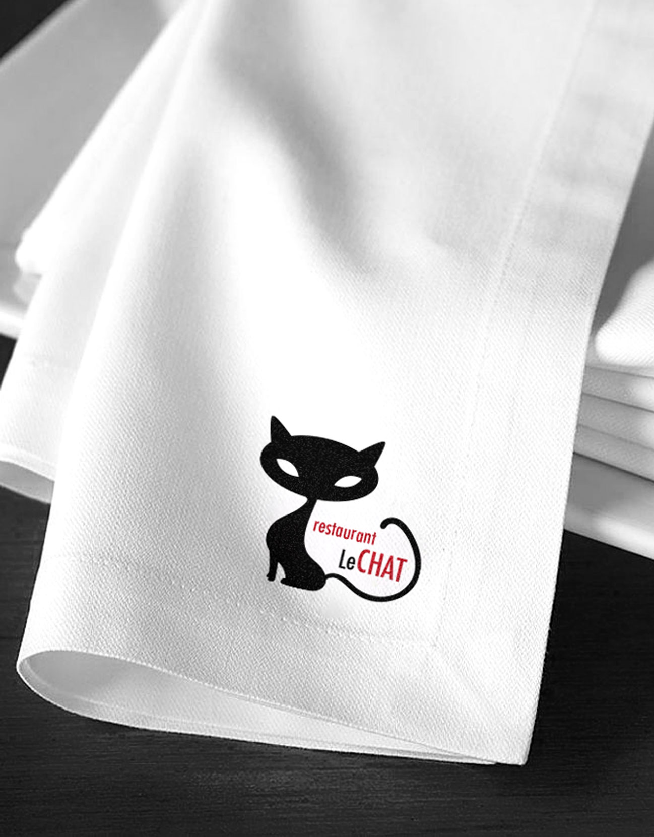Logo sur serviette pour le restaurant Le Chat